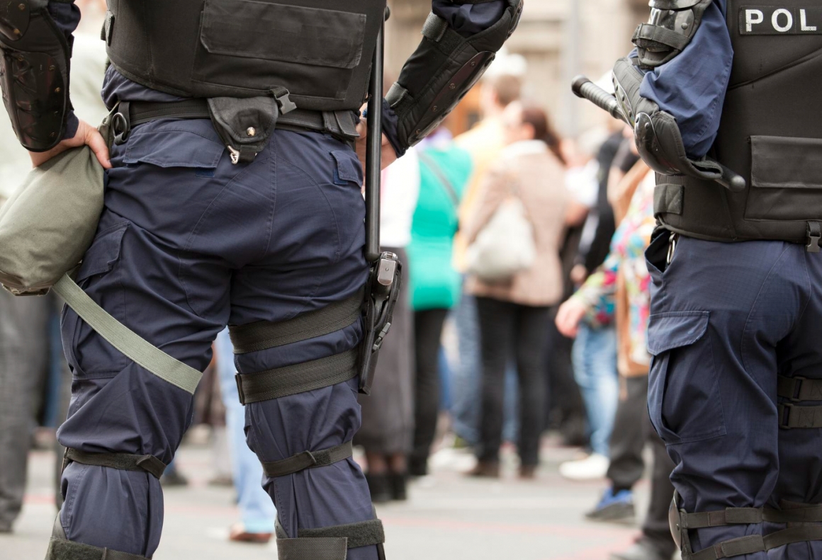 Augustowscy policjanci zatrzymali mężczyzn podejrzanych o kradzież samochodu i paserstwo